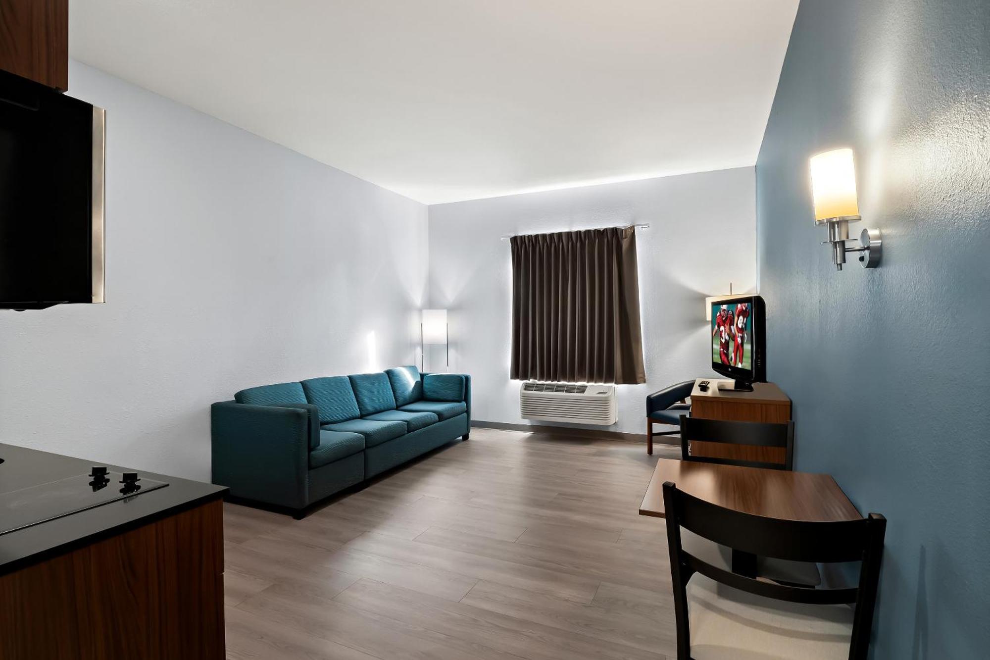 Hometowne Studios By Red Roof East Lansing - Okemos Buitenkant foto